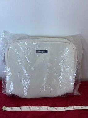 La Prairie Cosmetic Bag New Never used